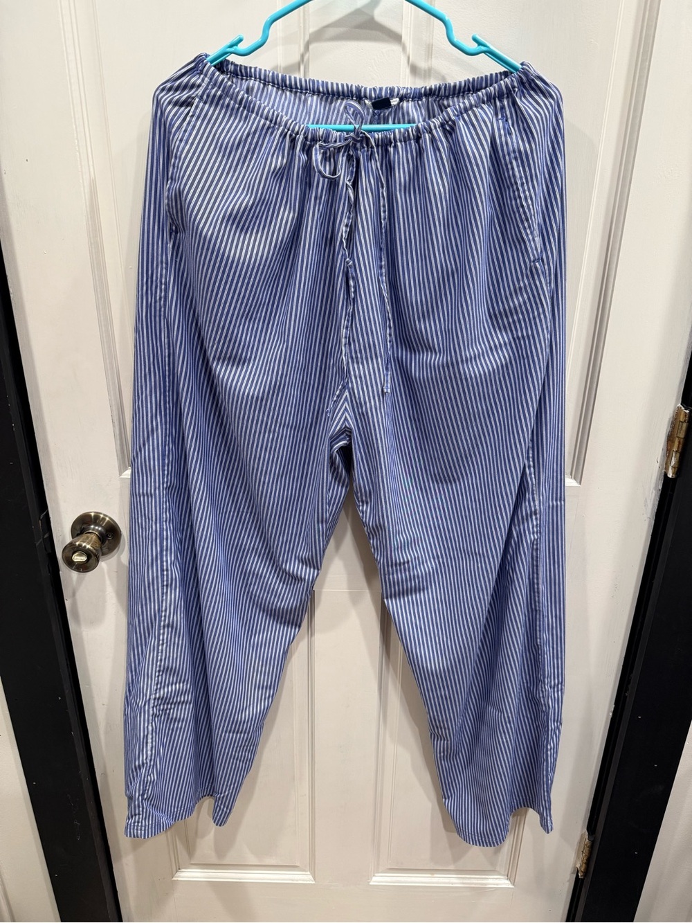 American Eagle Outfitters Blue and White Striped Drawstring Joggers